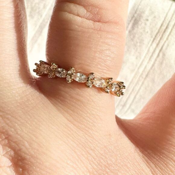 Cubic Zirconia Gold marquee and round cut band size 8 - Picture 5 of 5